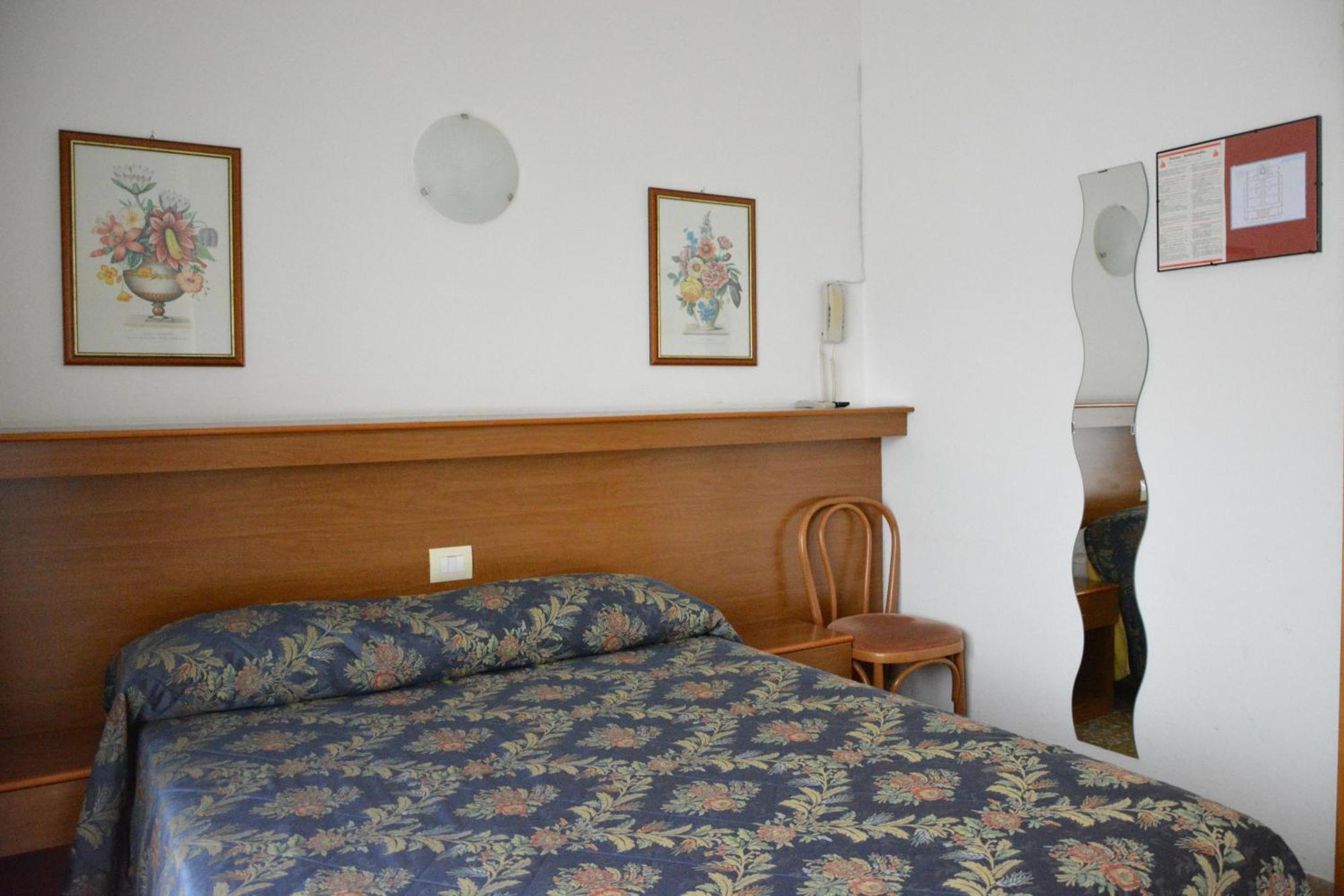 Hotel Primo Riva del Garda Esterno foto