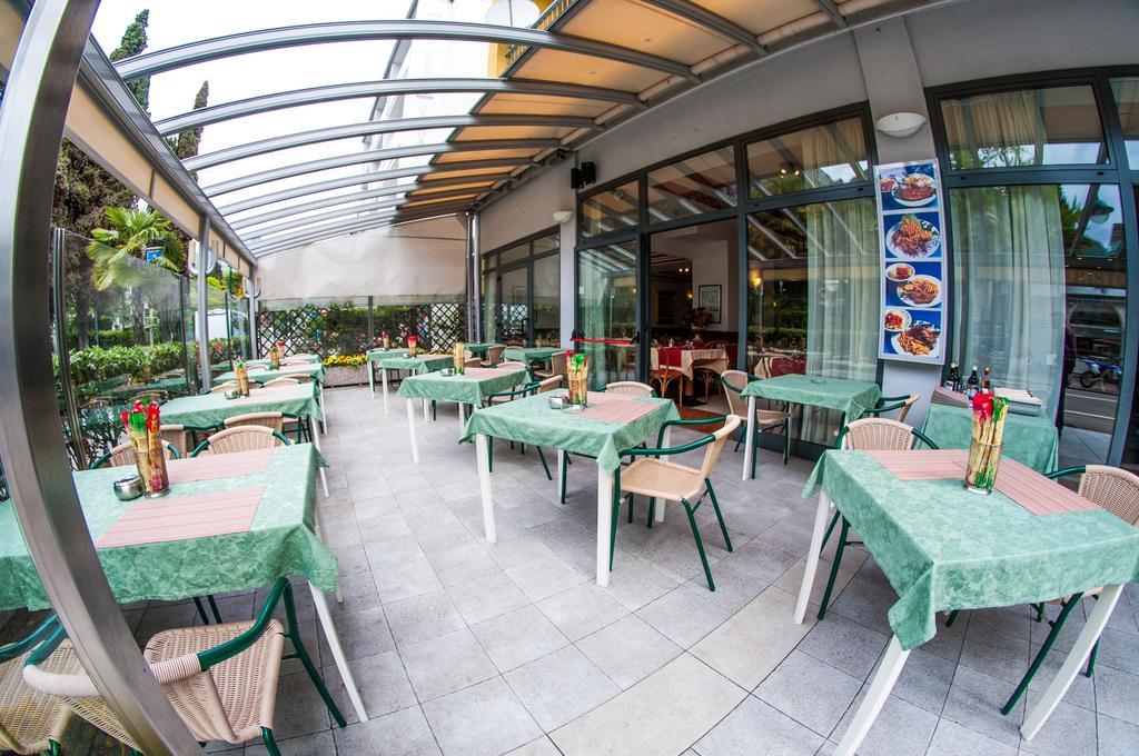 Hotel Primo Riva del Garda Esterno foto