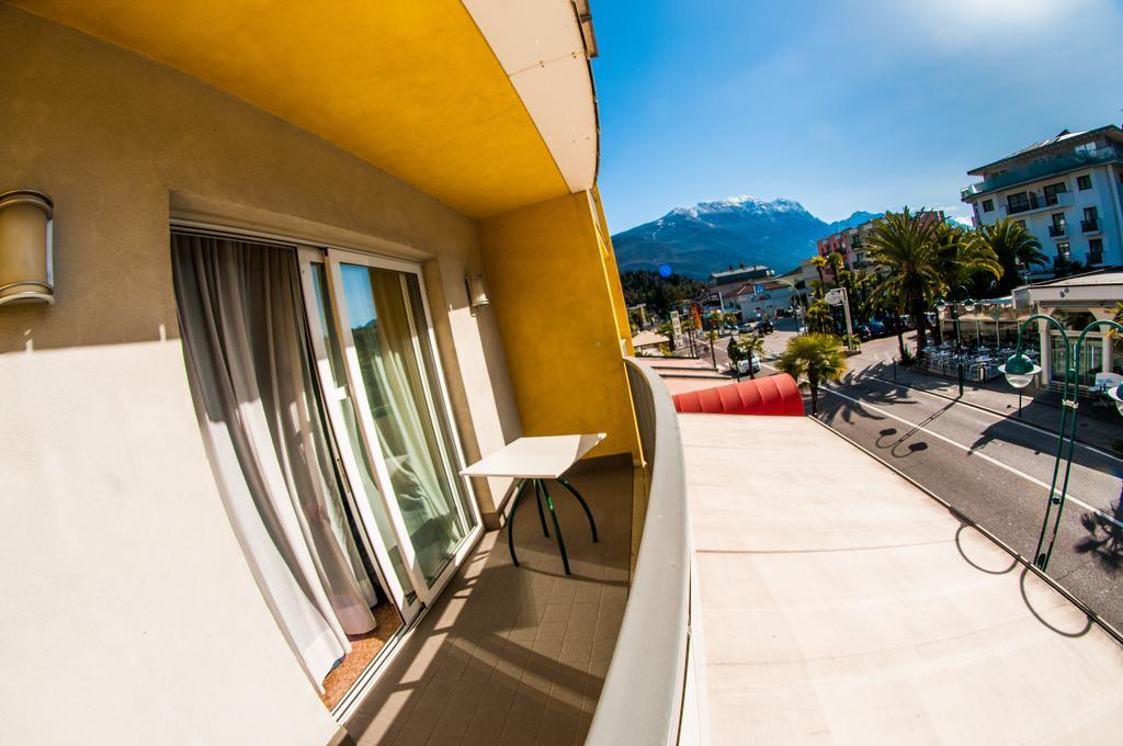 Hotel Primo Riva del Garda Esterno foto