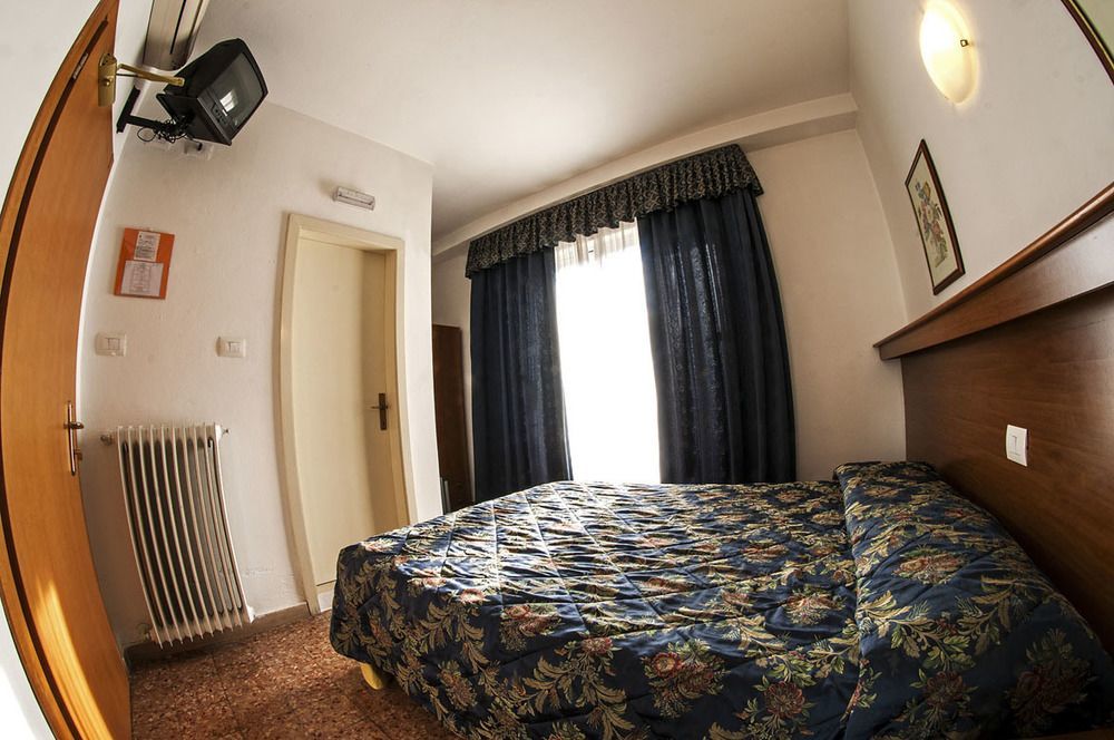 Hotel Primo Riva del Garda Esterno foto