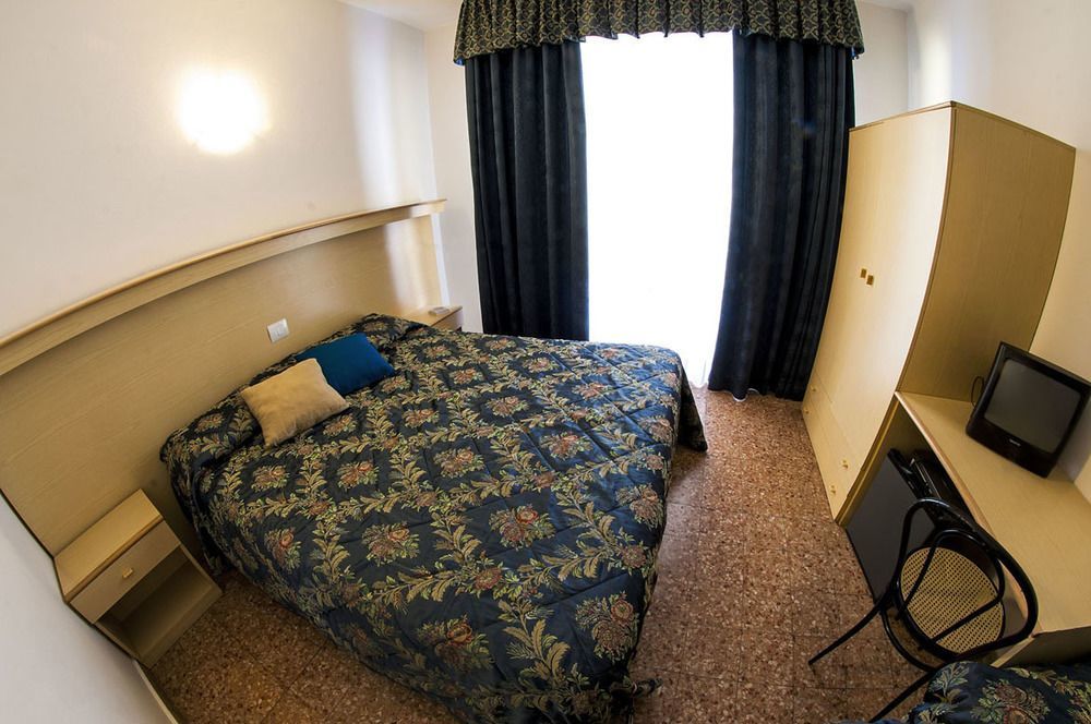 Hotel Primo Riva del Garda Esterno foto