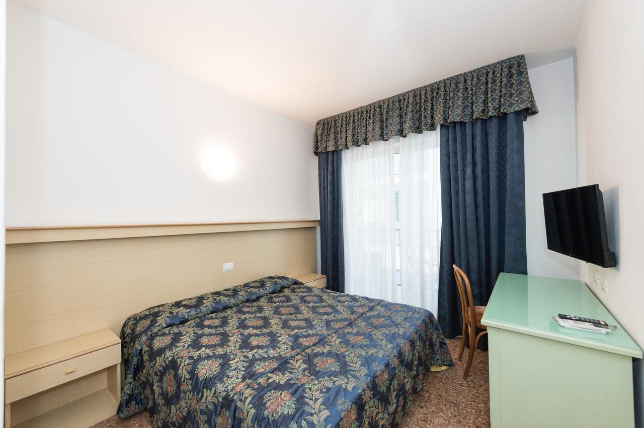 Hotel Primo Riva del Garda Esterno foto