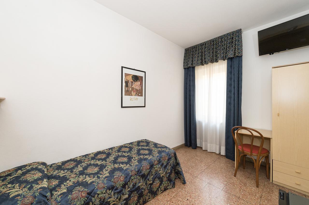 Hotel Primo Riva del Garda Esterno foto