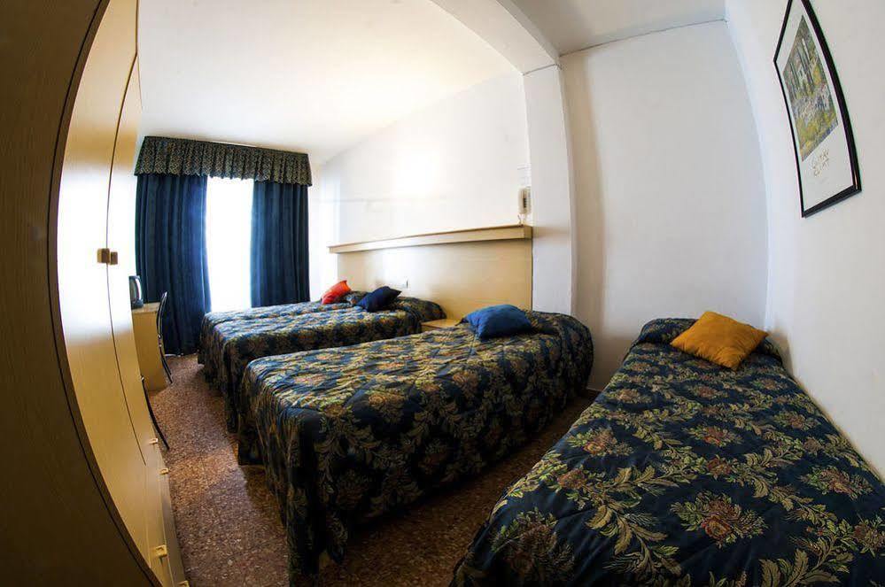 Hotel Primo Riva del Garda Esterno foto