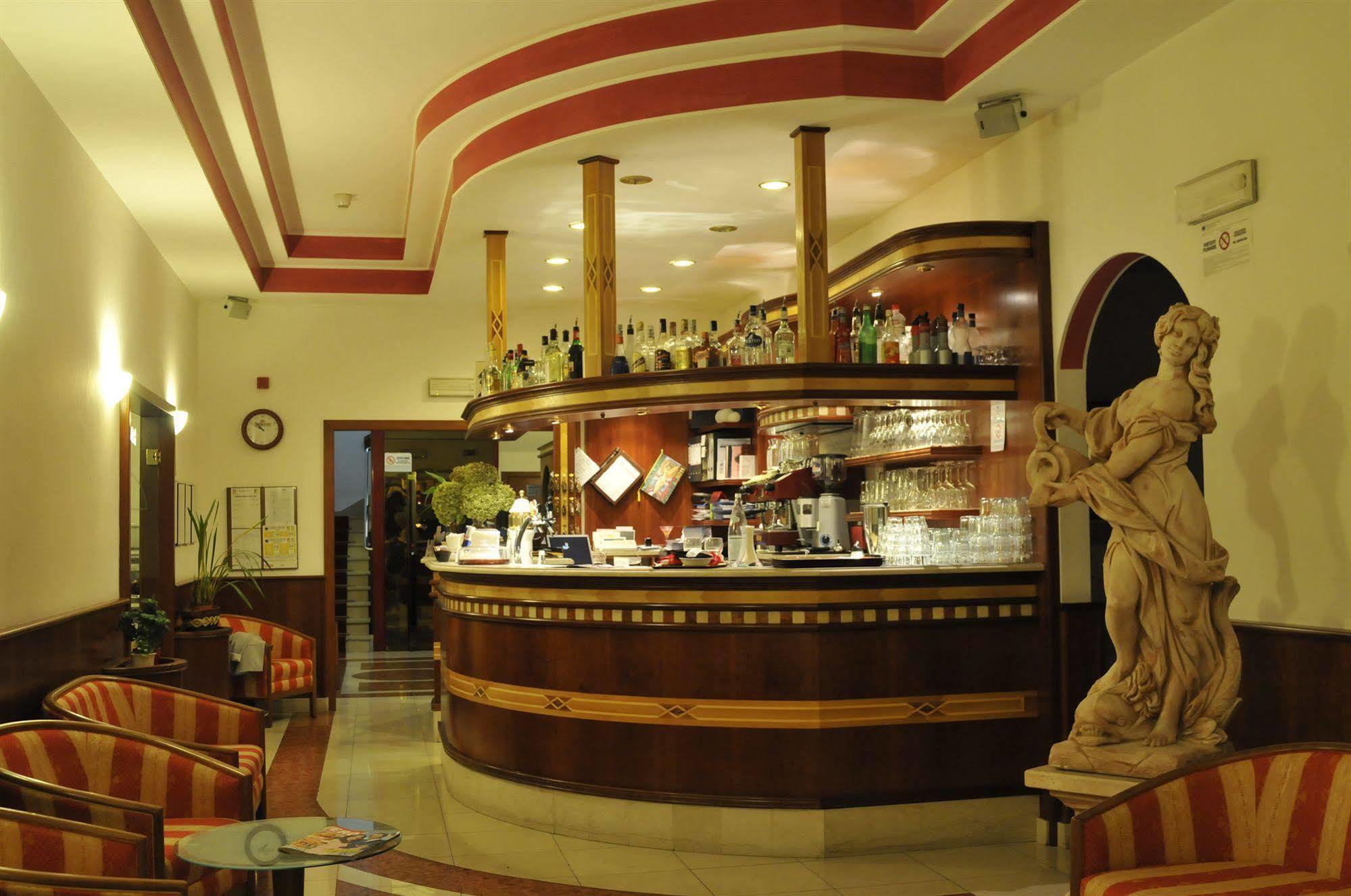 Hotel Primo Riva del Garda Esterno foto