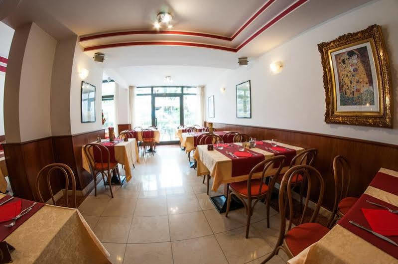 Hotel Primo Riva del Garda Esterno foto