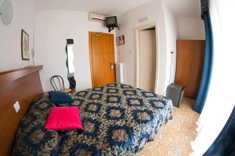 Hotel Primo Riva del Garda Esterno foto